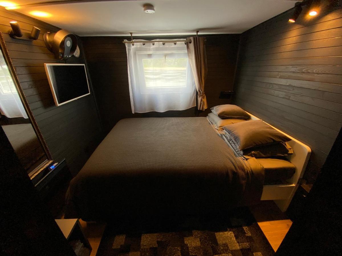 Modernus Kambarys Barzoje Ant Nemuno Hotel คอนัส ภายนอก รูปภาพ
